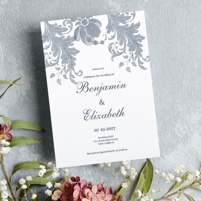Snyggt, vit mauva blue blommigt snöre Bröllop Inbjudningar (Stylish white mauve blue floral lace Wedding )