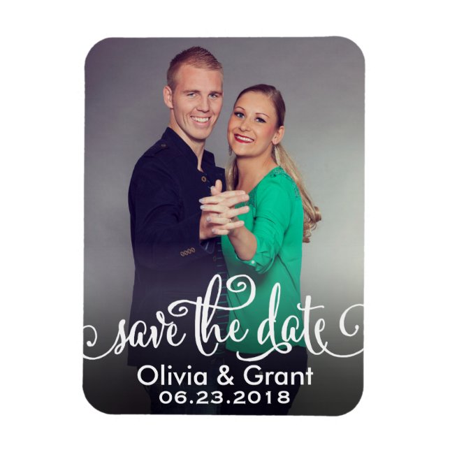 Snyggt White Script Bröllop Photo Save Date Magnet (Vertikal)