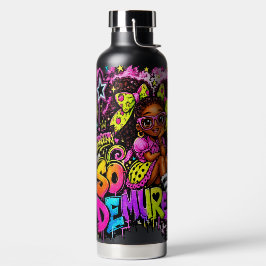 So Demure™ Jordgubbs Graffiti Tjej | 32 oz Svart 