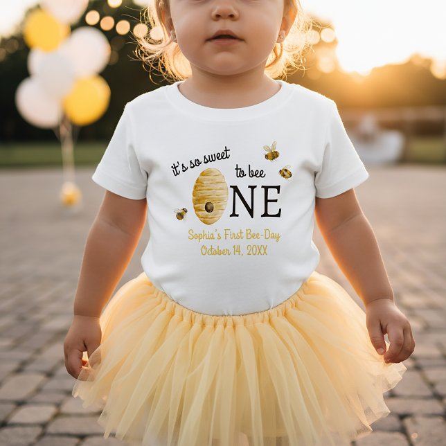 So Sweet To Bee One First Birthday Honeycomb T Shirt (Skapare uppladdad)