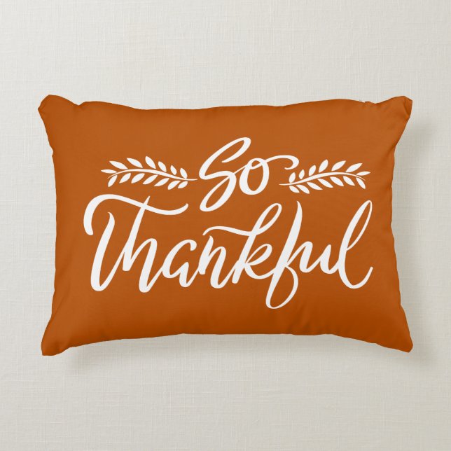 So Thankful Brush Calligraphy Accent Pillow Prydnadskudde (Framsidan)