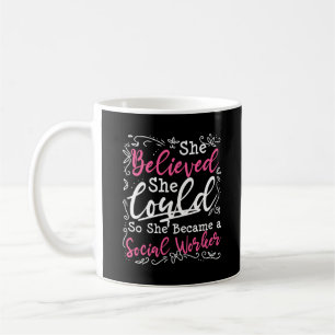 Social arbetare arbetar i Studenten Gift, som hon Kaffemugg
