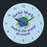 Social-arbetet gör det möjligt för världen att gå  stor klocka<br><div class="desc">Social gör World Go Round inspirationsoffert. En söt arbetspresentant från social med ett underbart budskap med människor som förenar sig och håller händer på jorden. Fin social-tjänstdesign.</div>