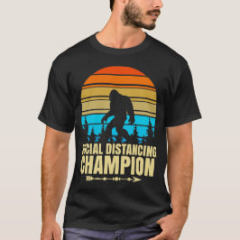 Social Avstånd Champion Funny Bigfoot T Shirt