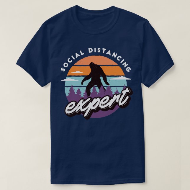 Social Avstånd expert Funny Sasquatch1 T Shirt (Design framsida)