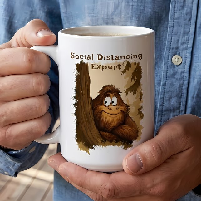 Social Avstånd expertsasquatch Kaffemugg (Skapare uppladdad)