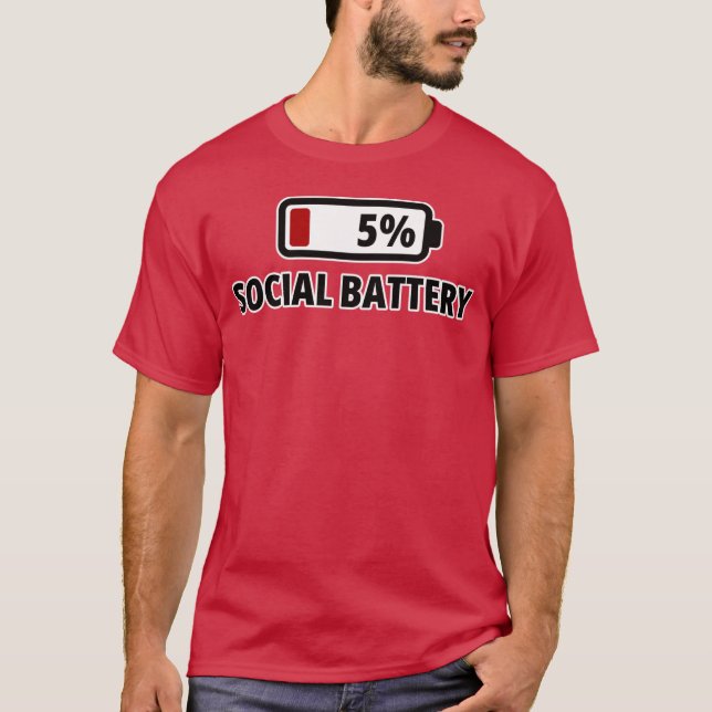 Social Battery 5% Funny Introvert T Shirt (Framsida)