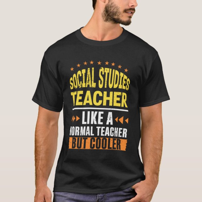 Social undervisare som en vanlig lärare men C T Shirt (Framsida)