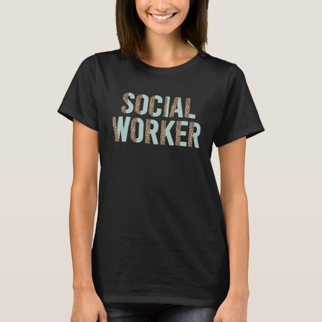 Social Worker Leopard 2023 School Social Worker T Shirt (Framsida)
