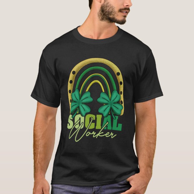 Social Worker St Patricks Day Rainbow Irish Shamro T Shirt (Framsida)