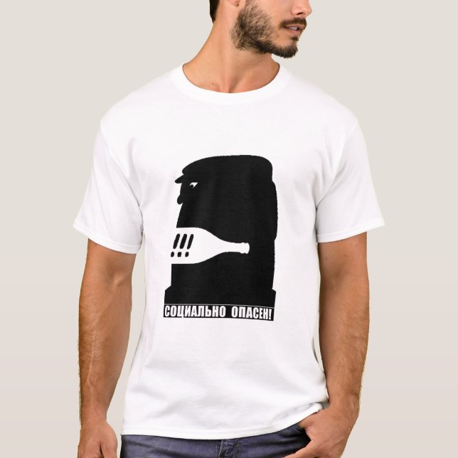 Socialt farligt (ryssen) t shirt (Framsida)