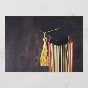 Sockel och tassel på inbjudan till studenten