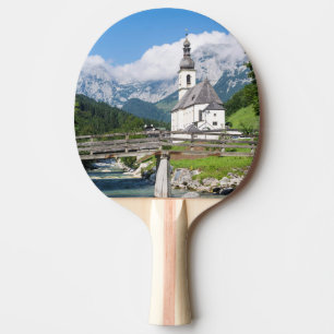 Sockenkyrkan Ramsau i Bayern, Tyskland Pingisracket