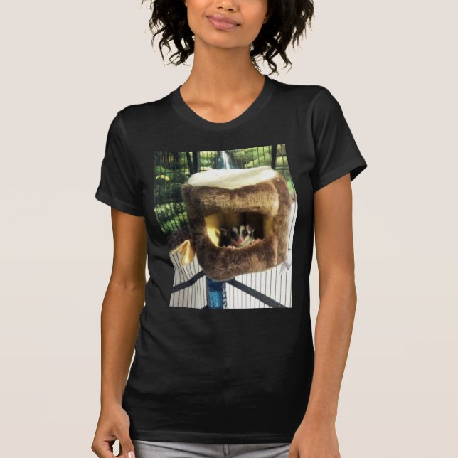 Sockerglider i Hårig Träd Lastbil Hanging Bed Tee Shirt (Framsida)