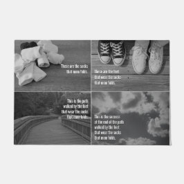 Sockorna, som mamman viker - matt tvättstuga