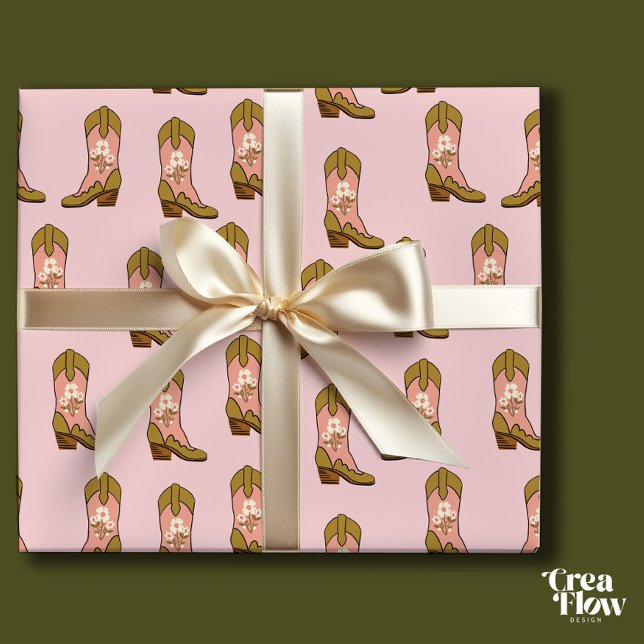 Södra Cowgirl-stövlar  Rosa Birthday Presentpapper (Wrapping paper with Southern girl boots and flower elements, on a Pale Pink backdrop. )