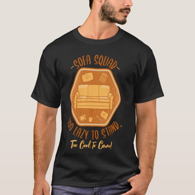 Soffa Squad Couch Surfing Laziness Napping Lazy Pe T Shirt (Framsida)