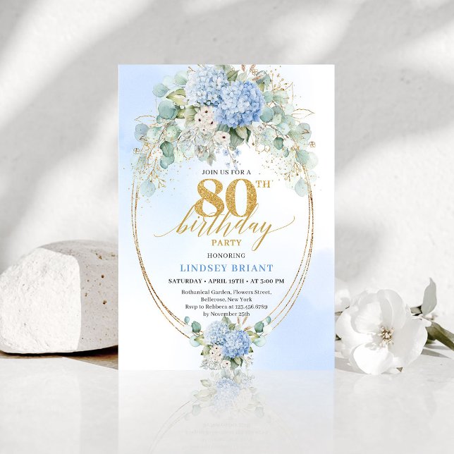 Sofistikerad blå blomstergestaltning 80-års födels inbjudningar (Sophisticated Blue Floral 80th Birthday Invitation)