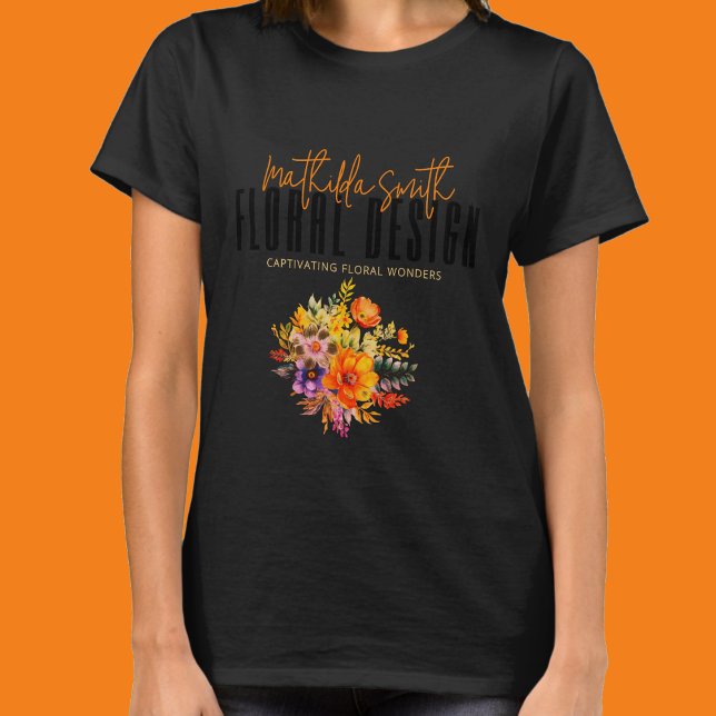Sofistikerad blomsterdesign Svarta orange blommor T Shirt (Skapare uppladdad)