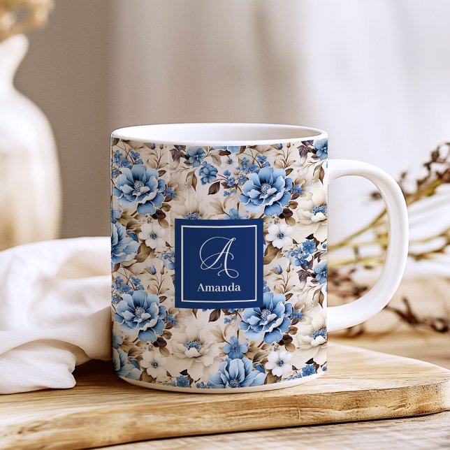 Sofistikerade marinblå blommor Personliga Kaffemugg (Sophisticated Navy Blue Flowers Personalized Coffee Mug)