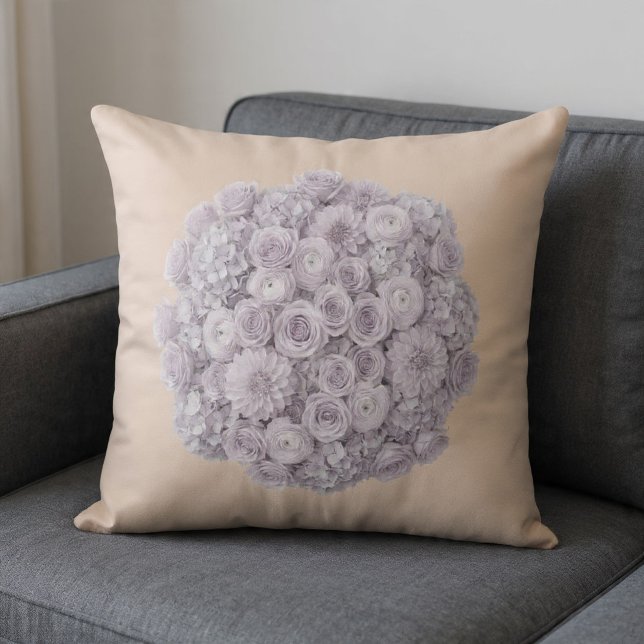 Soft Lavender & Pale Grey Floral Kudde (Skapare uppladdad)