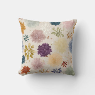Soft Pastel Snowflake Floral Throw Pillow – Warm B Kudde