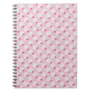 Soft Pink Daisy Checkerboard Floral Pattern Anteckningsbok