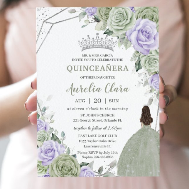 Soft Sage Grönt Lila Blommigt Silver Quinceañera Inbjudningar (Skapare uppladdad)
