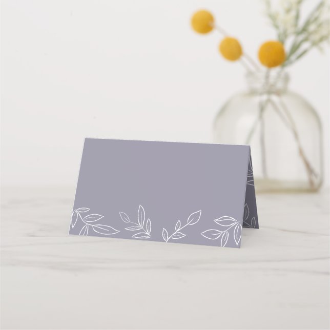Soft Violet Elegant Löv Mönster Bröllop Placeringskort (Framsida)