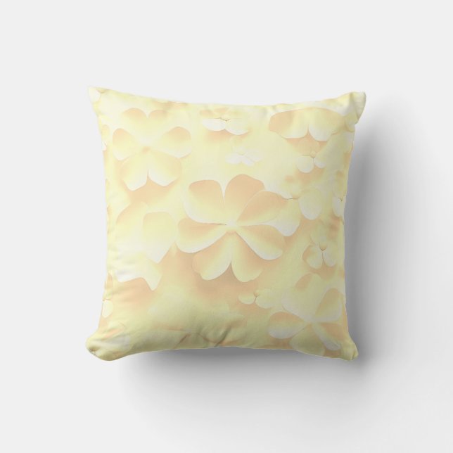 Soft Yellow Floral Dream Throw Pillow Kudde (Framsida)