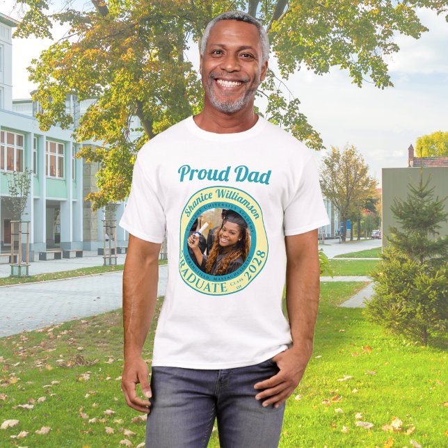 Soft Yellow Photo Modern Graduation Proud Dad T Shirt (Skapare uppladdad)