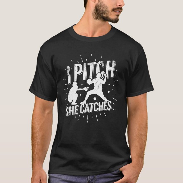 Softball Couple Pitcher Catcher Make Wife Gift T Shirt (Framsida)