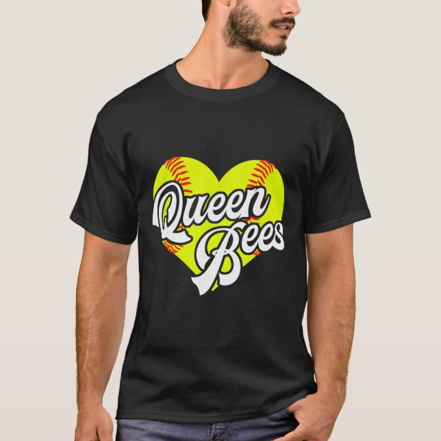 Softball Heart Queen Bees Team T-ball League Girls T Shirt (Framsida)
