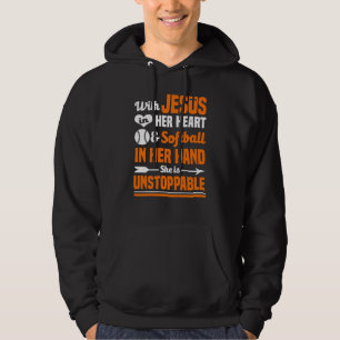 Softball Jesus i hennes hjärta är ostoppbar Hoodie