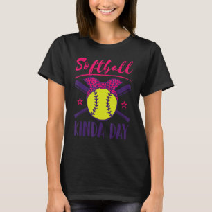 Softball Kinda Day Game Player tränar kvinnor flic T Shirt