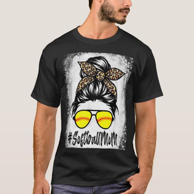 Softball Mamma med leopard och Messy Bun Playe T Shirt (Framsida)