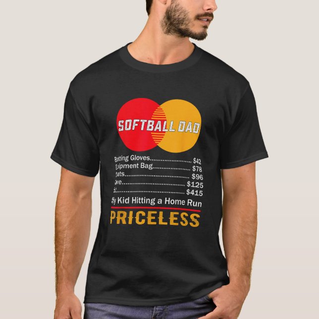 Softball Pappa Min Kid Hissar en Springa i hemmet. T Shirt (Framsida)
