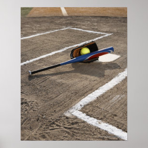 Softball, softbollhandskar och fladdermus på hemma poster