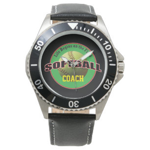 Softballliv på fält med känd text armbandsur