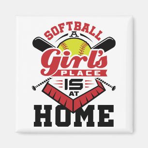 Softboll En Flickas Plats Är Hemma Magnet