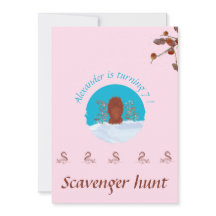 Sökjakt kul ekorre gräver på pastell rosa