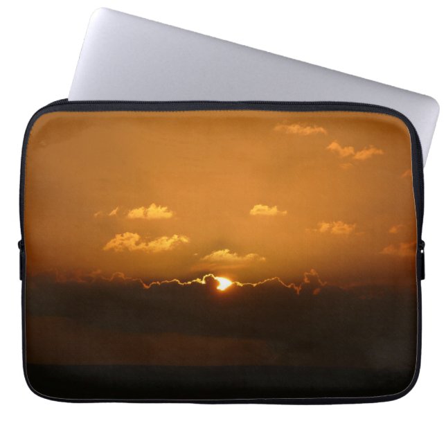 Sol bakom moln I Orange Solnedgång Foto Laptop Sleeve (Framsidan)