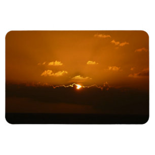 Sol bakom moln I Orange Solnedgång Foto Magnet