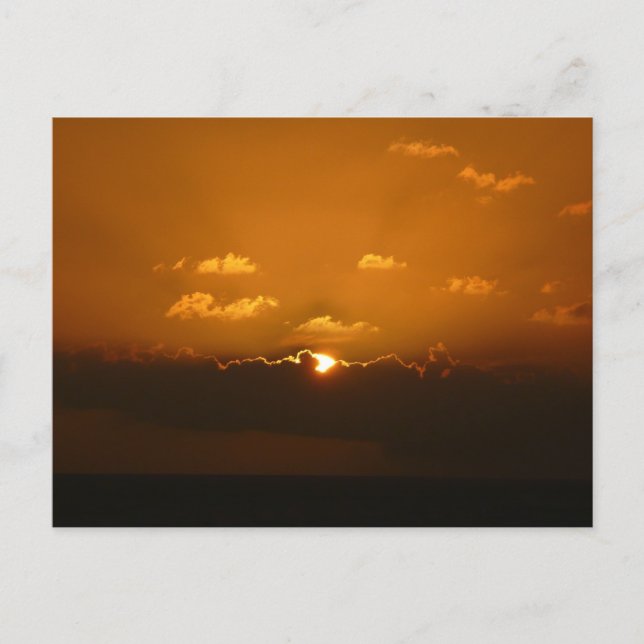 Sol bakom moln I Orange Solnedgång Foto Vykort (Framsida)