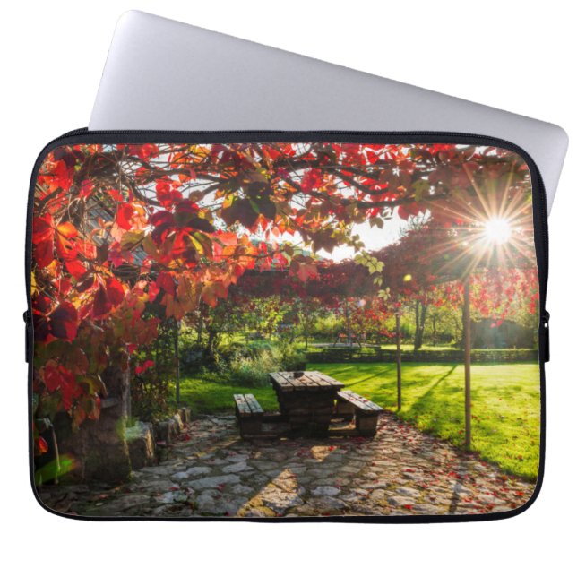 Sol genom höstlöv, Kroatien Laptop Fodral (Framsidan)