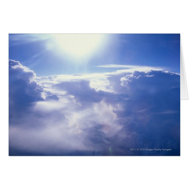 Sol glänsar genom moln hälsningskort (Framsidan Horizontal)