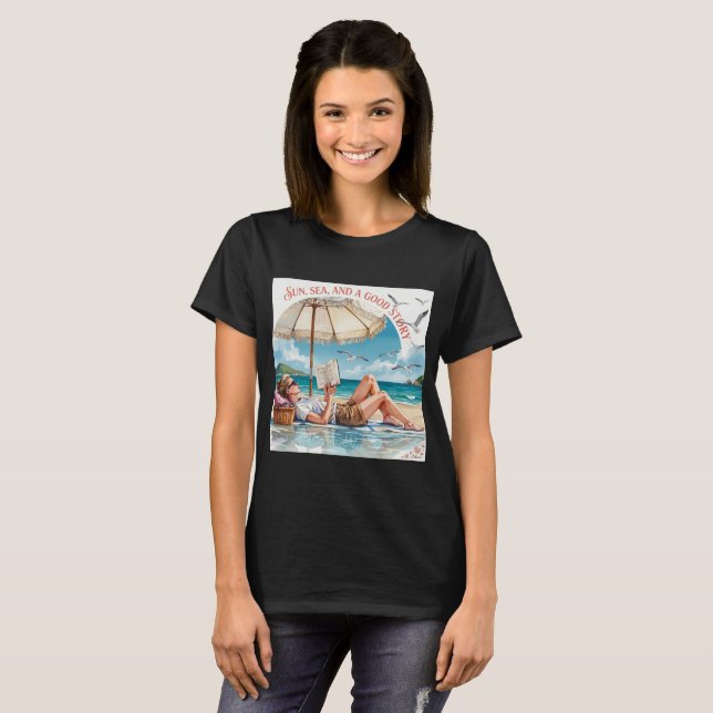 Sol, hav och en bra bok Beach T-Shirt (Hel framsida)