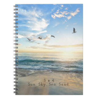 Sol. Himmel. Hav. Sand. Strandscen Anteckningsbok Med Spiral