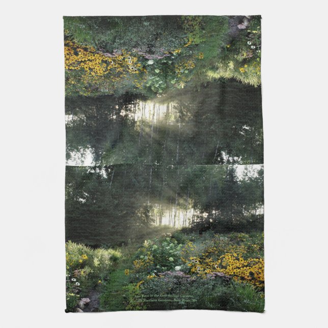 Sol rakar i trädgårdar för sena säsong kökshandduk (Vertikal)