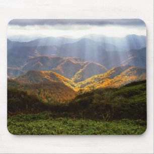 Sol Rays over Shirakami-Sanchi-bergen Musmatta